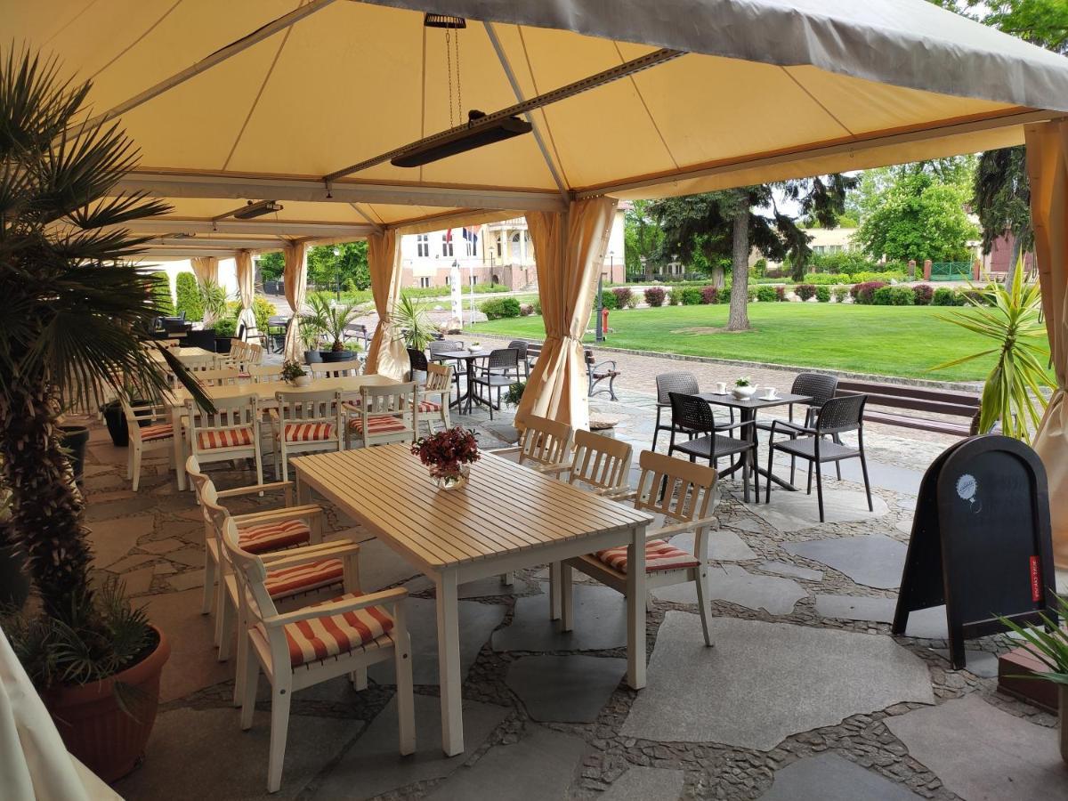 Hotel Sandro Silver Leszno  Esterno foto