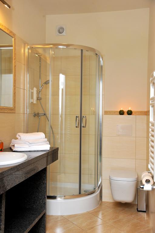 Hotel Sandro Silver Leszno  Esterno foto