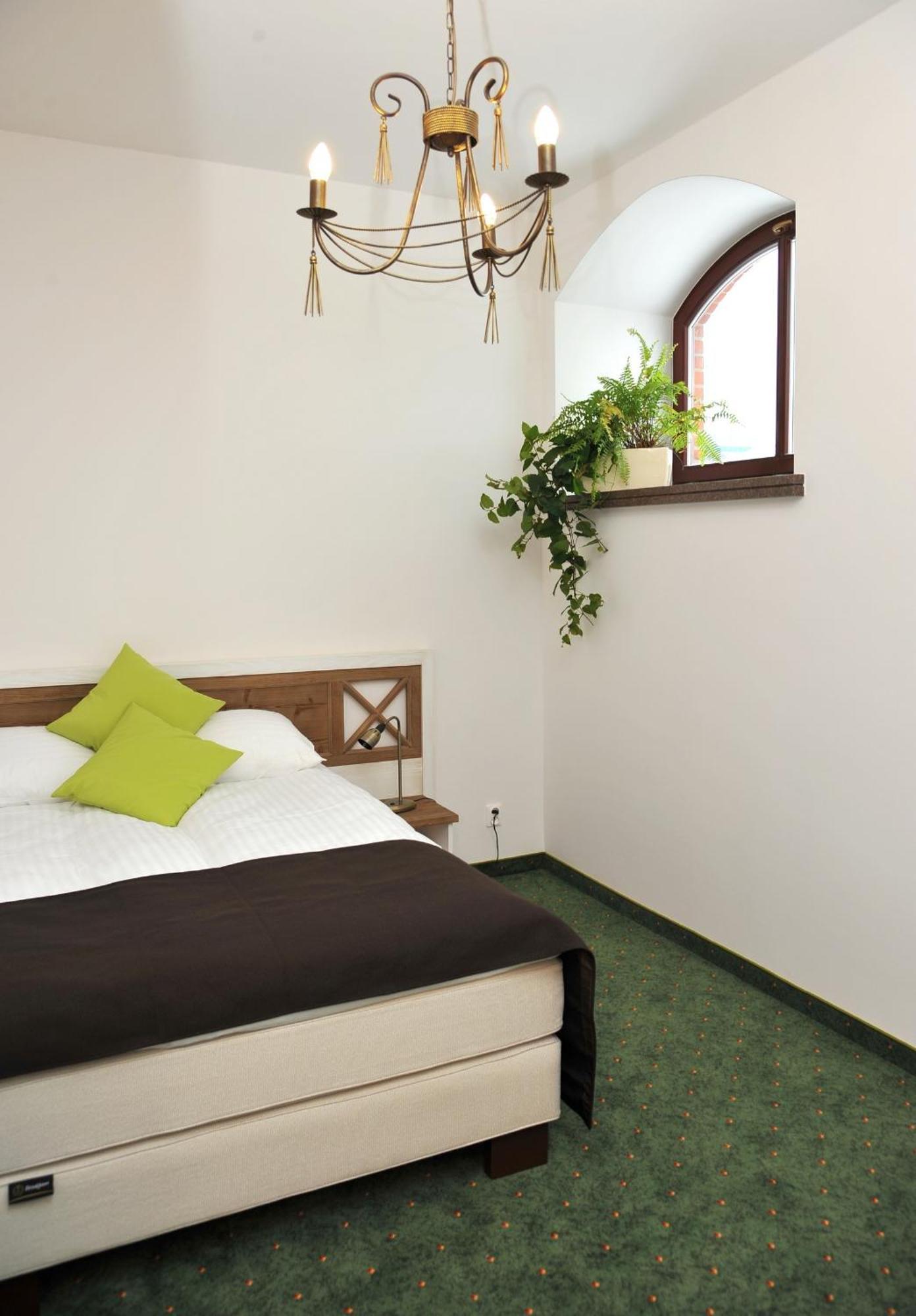 Hotel Sandro Silver Leszno  Esterno foto