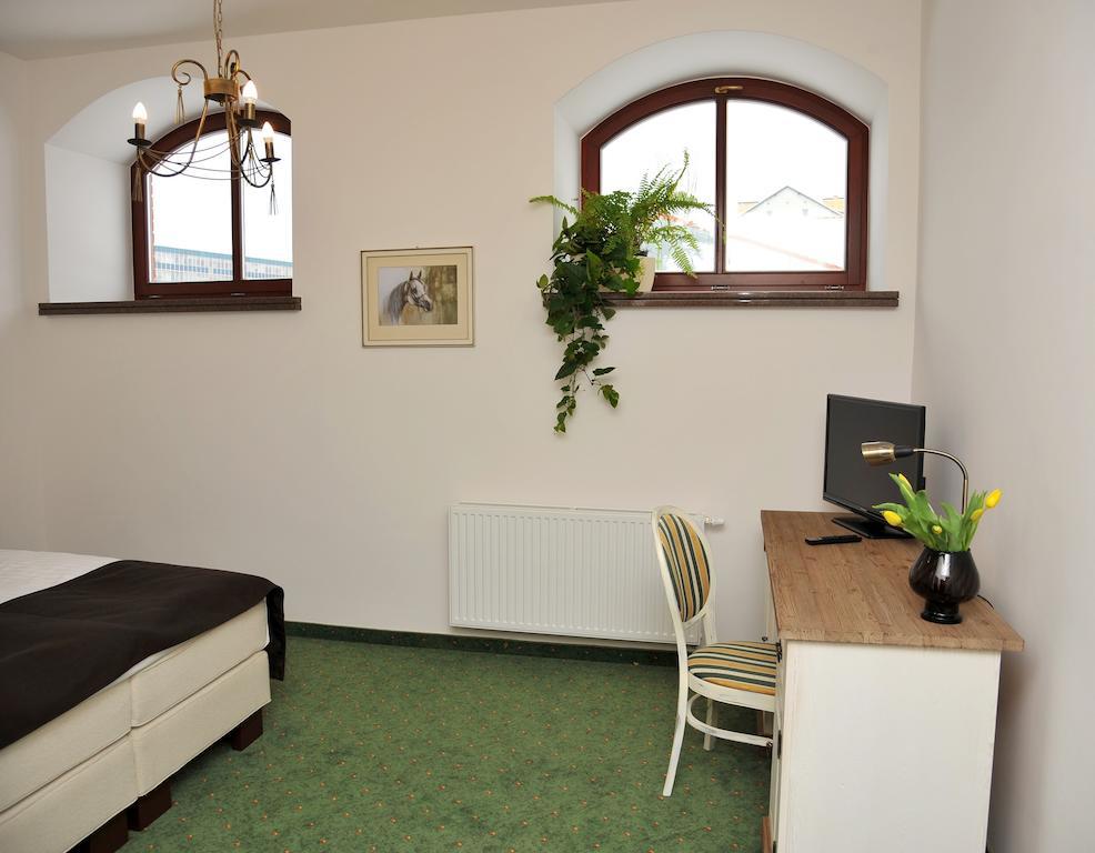Hotel Sandro Silver Leszno  Esterno foto